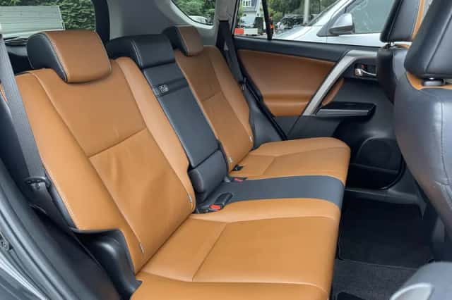 Toyota RAV4 (2017) thumbnail 6