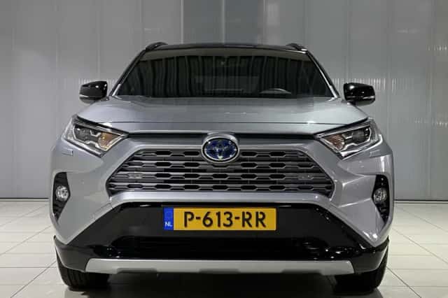 Toyota RAV4 (2021) thumbnail 6