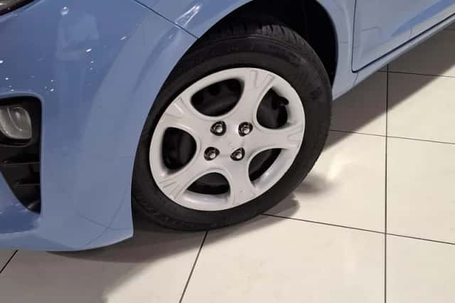 Kia Picanto (2022) thumbnail 2