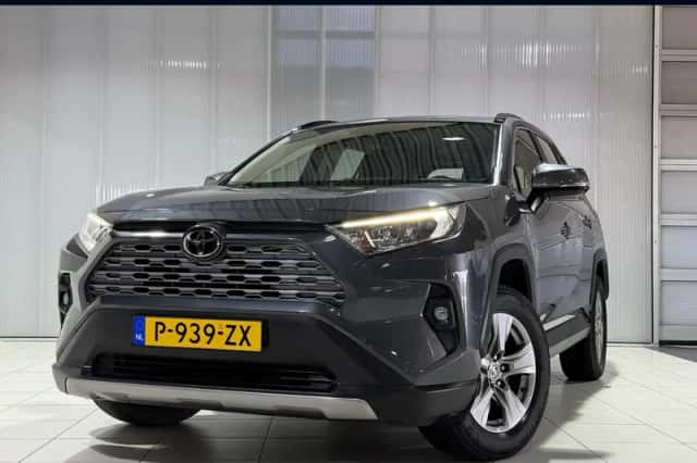 Toyota RAV4 (2022) thumbnail 1