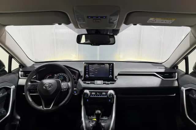 Toyota RAV4 (2022) thumbnail 5