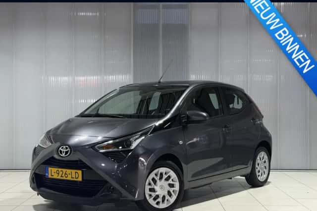 Toyota Aygo (2021) thumbnail 1