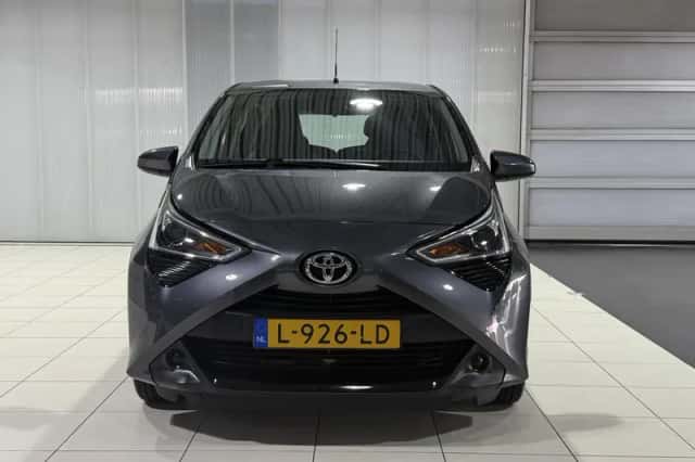 Toyota Aygo (2021) thumbnail 3