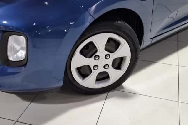 Kia Picanto (2015) thumbnail 2
