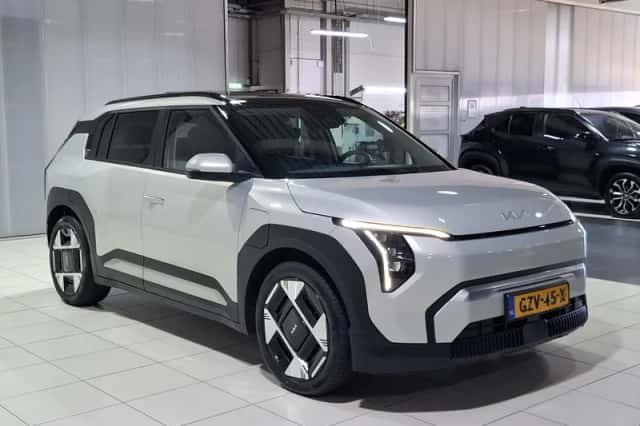 Kia EV3 (2025) thumbnail 3