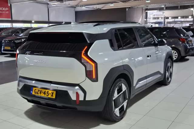 Kia EV3 (2025) thumbnail 6