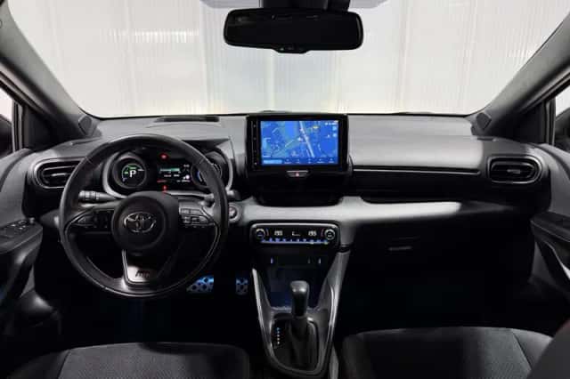 Toyota Yaris (2022) thumbnail 4