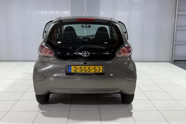 Toyota Aygo (2013) thumbnail 3