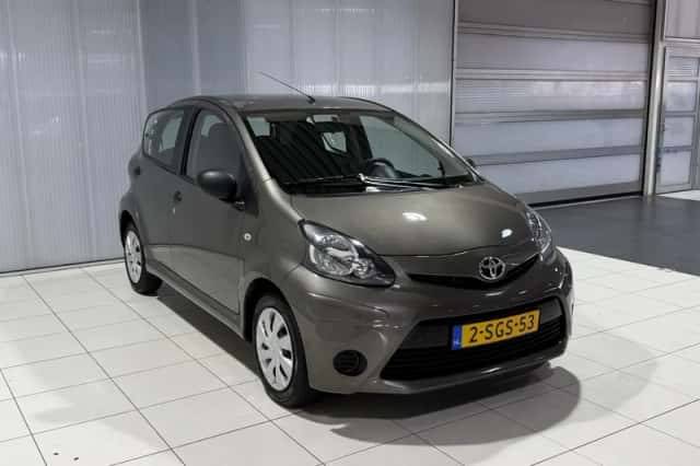 Toyota Aygo (2013) thumbnail 5