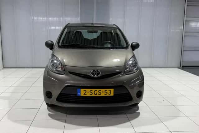 Toyota Aygo (2013) thumbnail 6