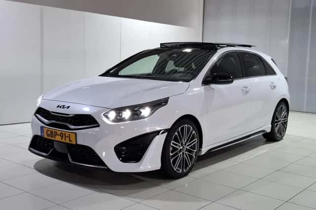 Kia Ceed (2024) thumbnail 5