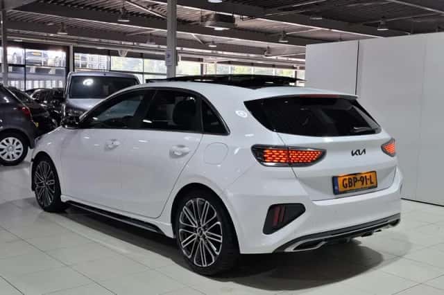 Kia Ceed (2024) thumbnail 6