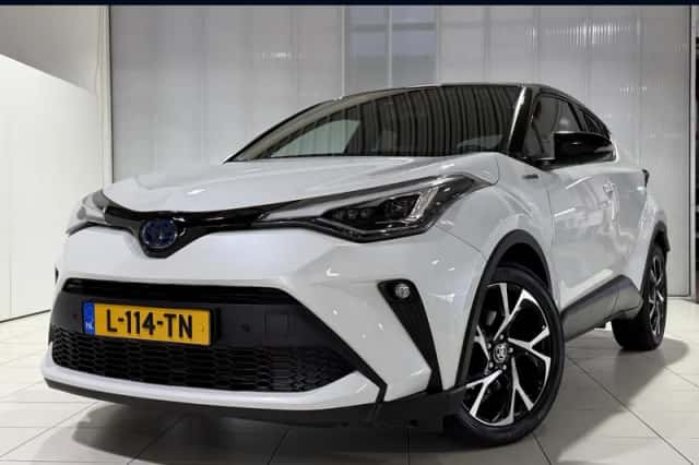 Toyota C-HR (2021) thumbnail 1