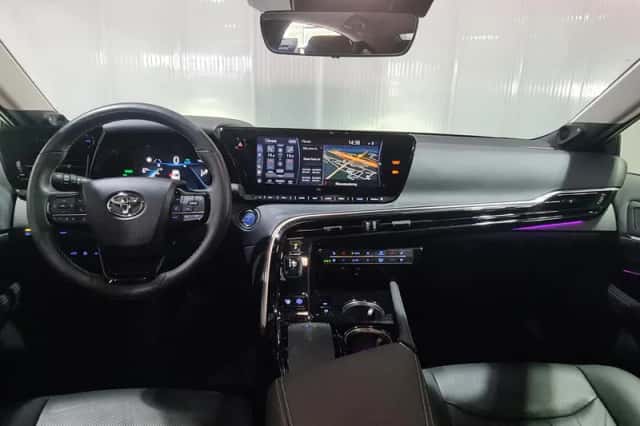 Toyota Mirai (2022) thumbnail 2