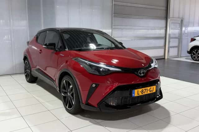 Toyota C-HR (2021) thumbnail 2