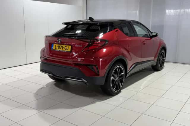 Toyota C-HR (2021) thumbnail 6