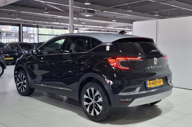 Renault Captur (2022) thumbnail 6