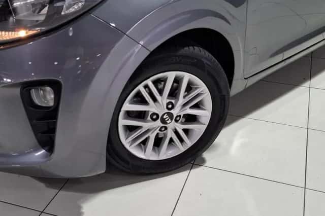 Kia Picanto (2021) thumbnail 2