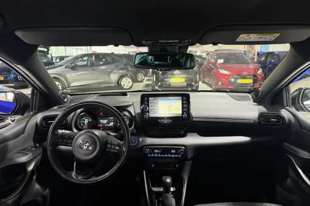 Toyota Yaris (2021) thumbnail 5
