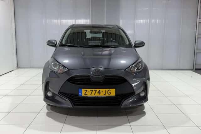 Toyota Yaris (2024) thumbnail 3