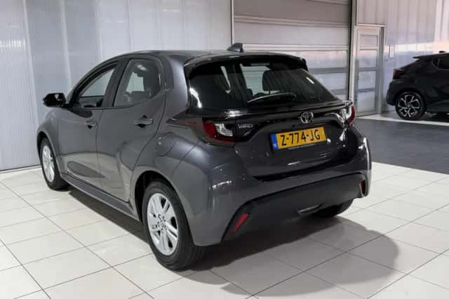 Toyota Yaris (2024) thumbnail 5