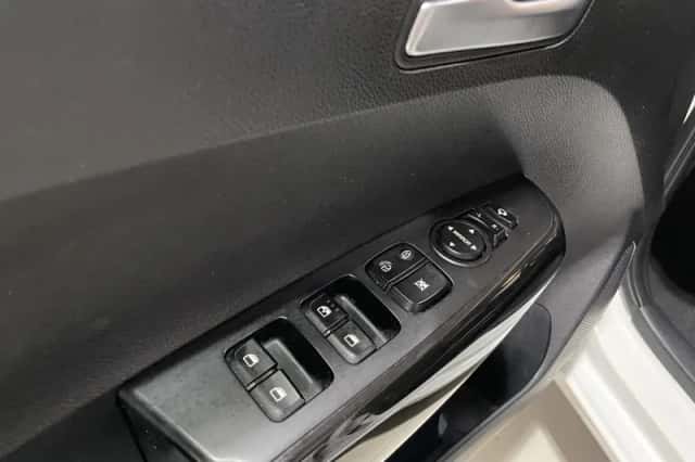 Kia Picanto (2019) thumbnail 5
