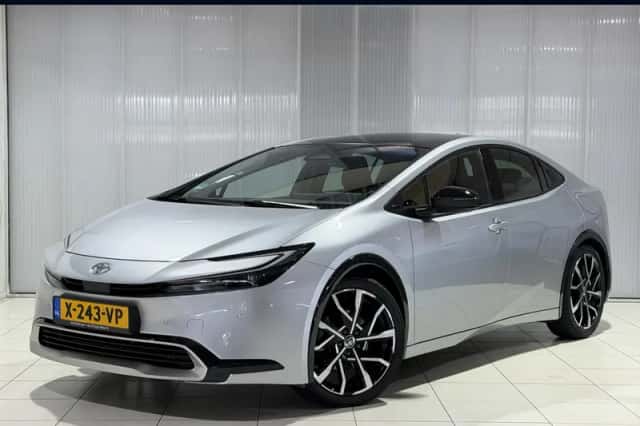 Toyota Prius (2024) thumbnail 1