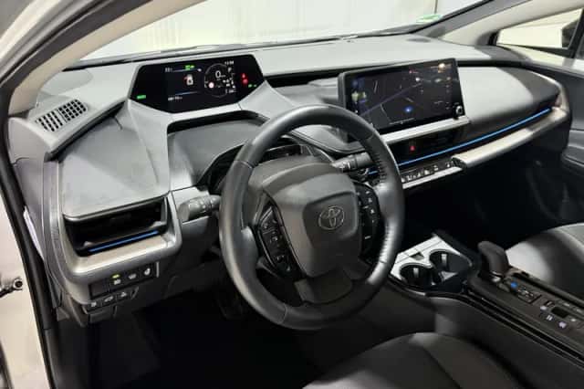 Toyota Prius (2024) thumbnail 2