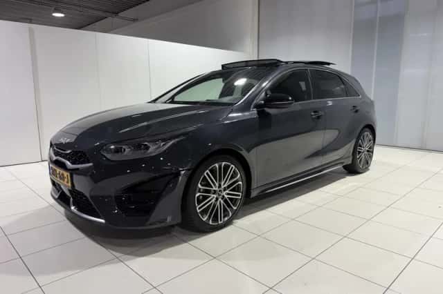 Kia Ceed (2025) thumbnail 3