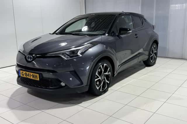 Toyota C-HR (2019) thumbnail 2