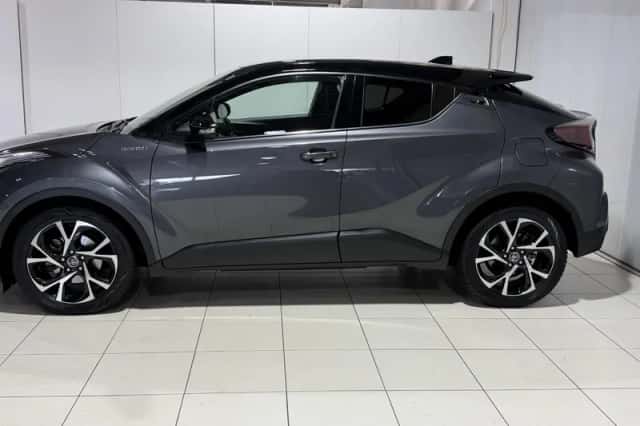 Toyota C-HR (2019) thumbnail 5