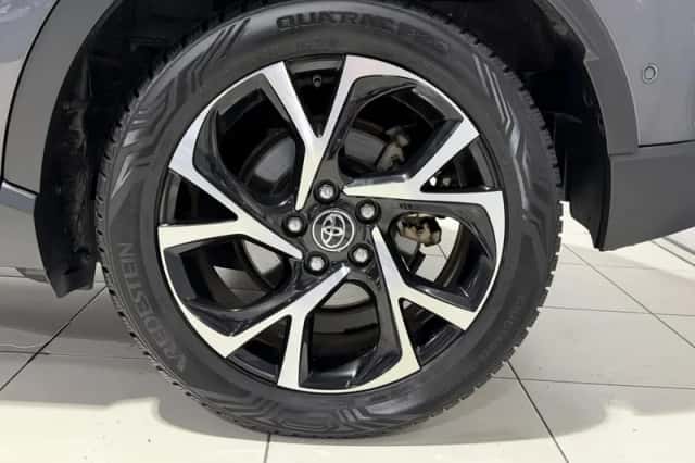 Toyota C-HR (2019) thumbnail 6