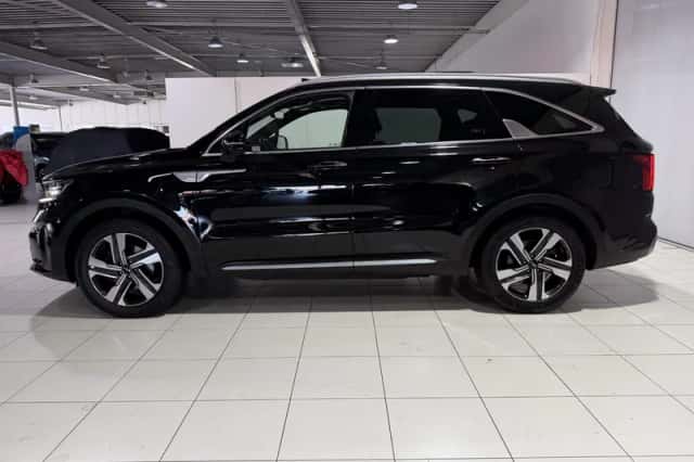 Kia Sorento (2023) thumbnail 4