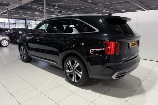 Kia Sorento (2023) thumbnail 5