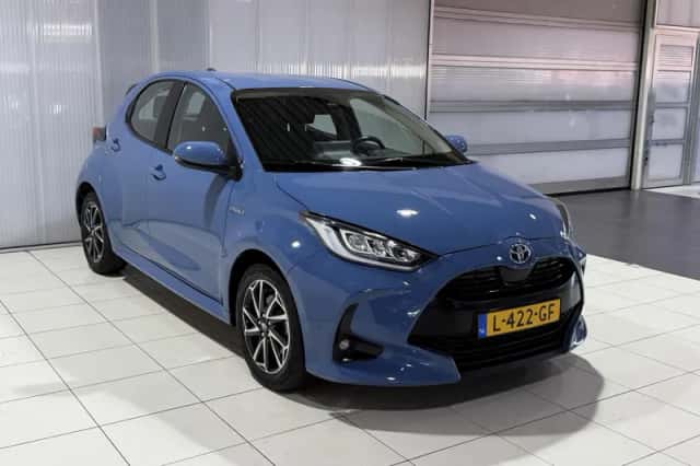 Toyota Yaris (2021) thumbnail 2