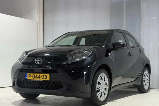 Toyota Aygo (2022) thumbnail 3
