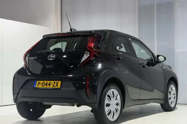Toyota Aygo (2022) thumbnail 6