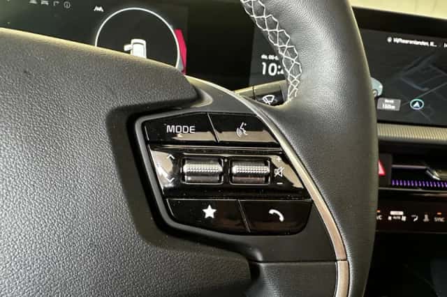 Kia EV6 (2023) thumbnail 13