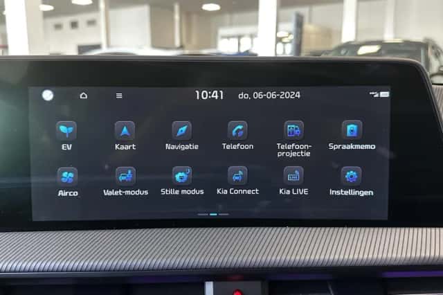 Kia EV6 (2023) thumbnail 18