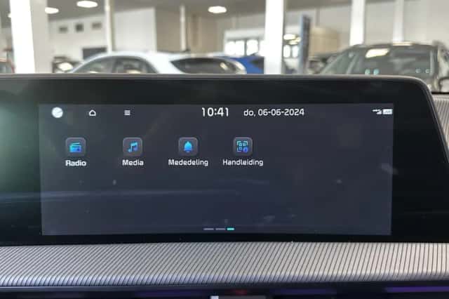 Kia EV6 (2023) thumbnail 19
