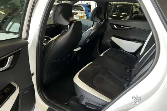 Kia EV6 (2023) thumbnail 3