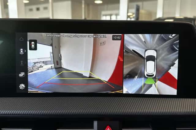 Kia EV6 (2023) thumbnail 21