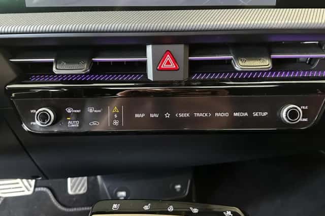 Kia EV6 (2023) thumbnail 22