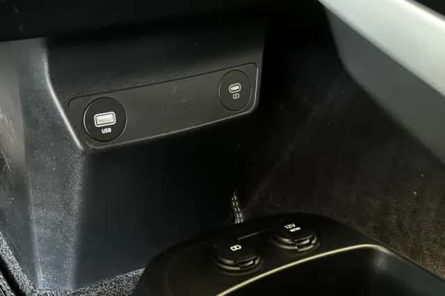 Kia EV6 (2023) thumbnail 27
