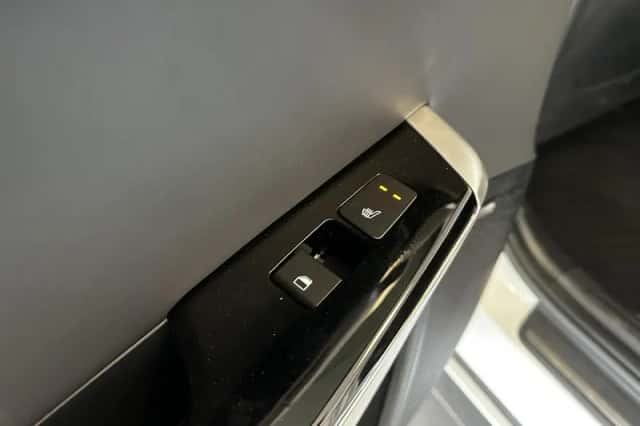 Kia EV6 (2023) thumbnail 31