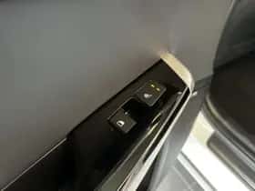 Kia EV6 (2023) thumbnail 31