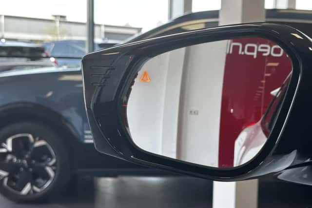 Kia EV6 (2023) thumbnail 33