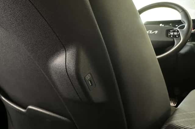 Kia EV6 (2023) thumbnail 6