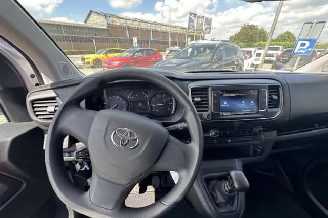 Toyota Proace (2024) thumbnail 3