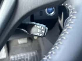 Toyota Auris (2016) thumbnail 16
